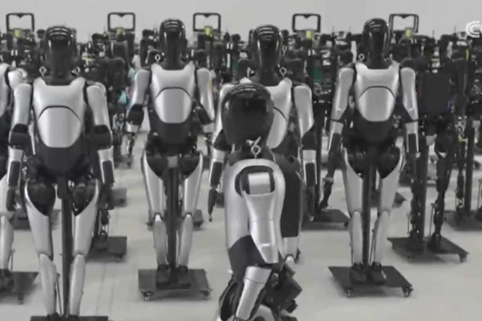 央视报道！揭秘米兰milan机器人量产超级工厂